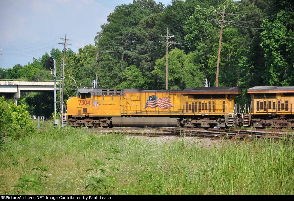 Intermodal rolls east